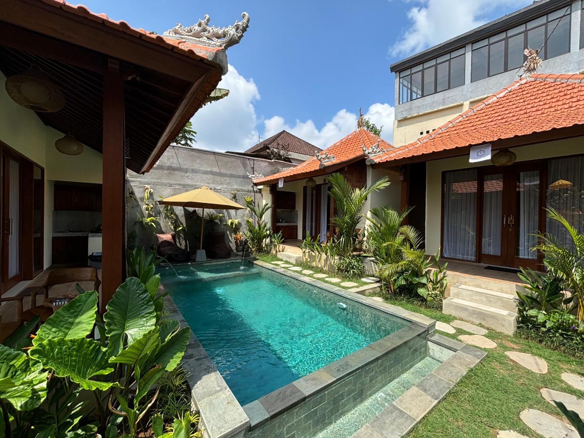 Cempaka Kembar Guest House Ubud  Exterior photo